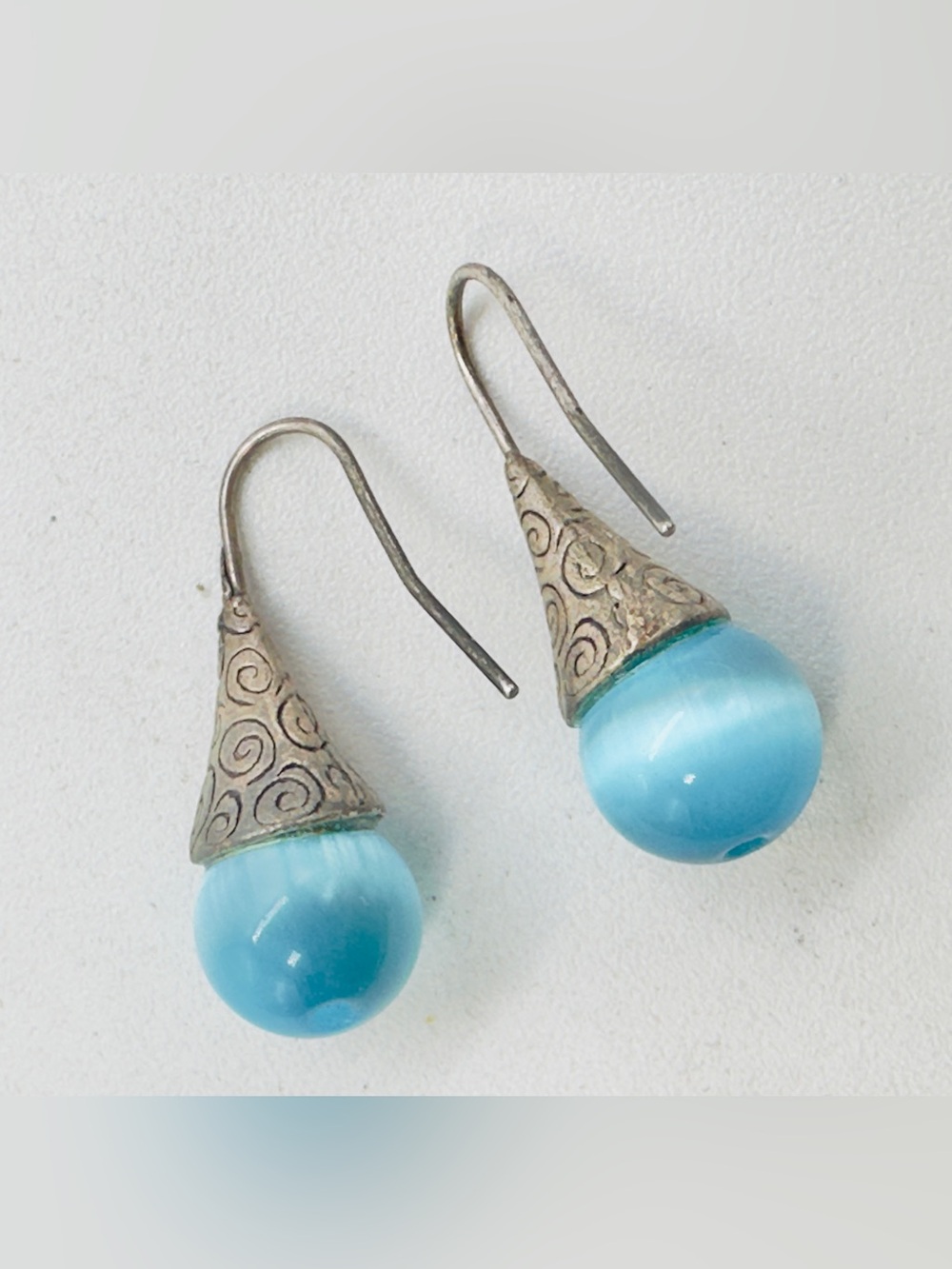 Silver Tone Blue Cat's Eye Drop Earrings Cone Hook Drop Pierced Textured